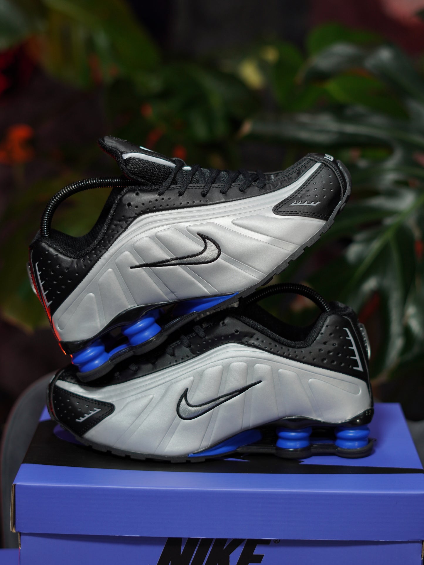 Nike Shox R4 - Plateado, Negro, Azul