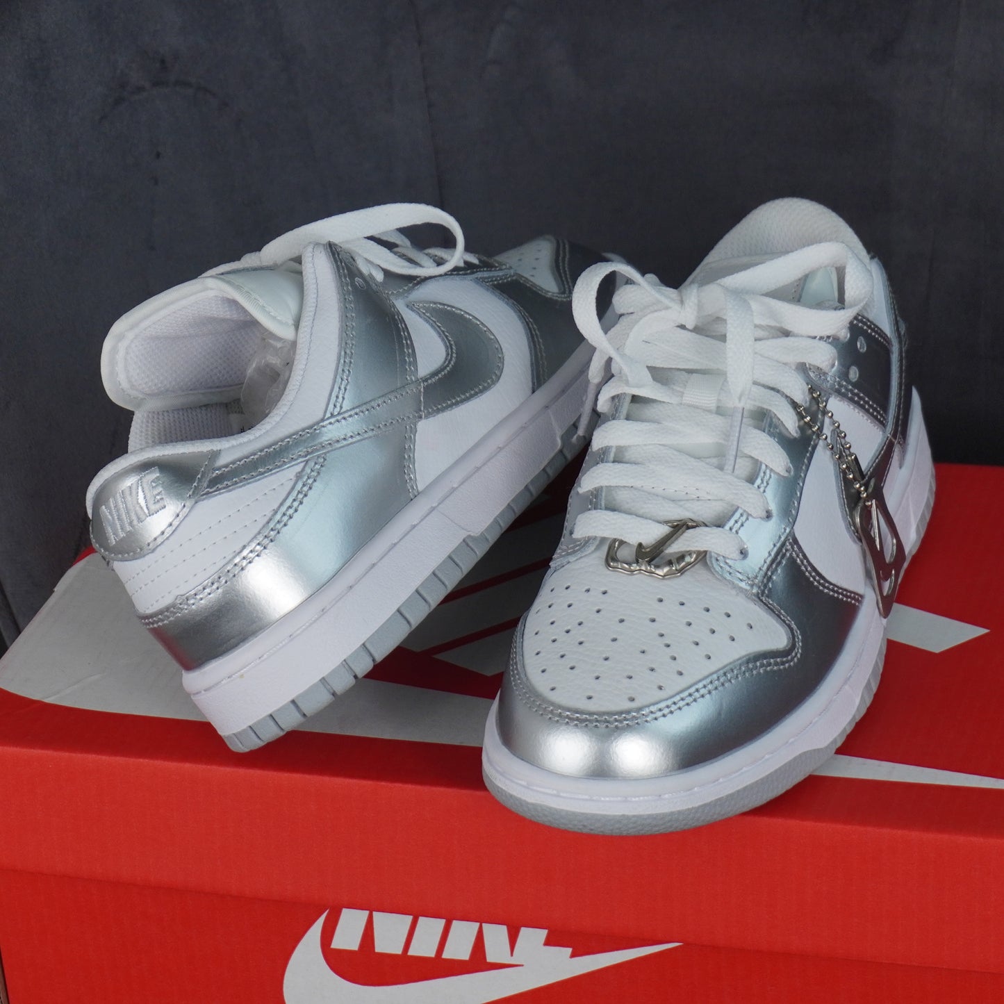 Nike  Dunk Low "Metallic Silver"