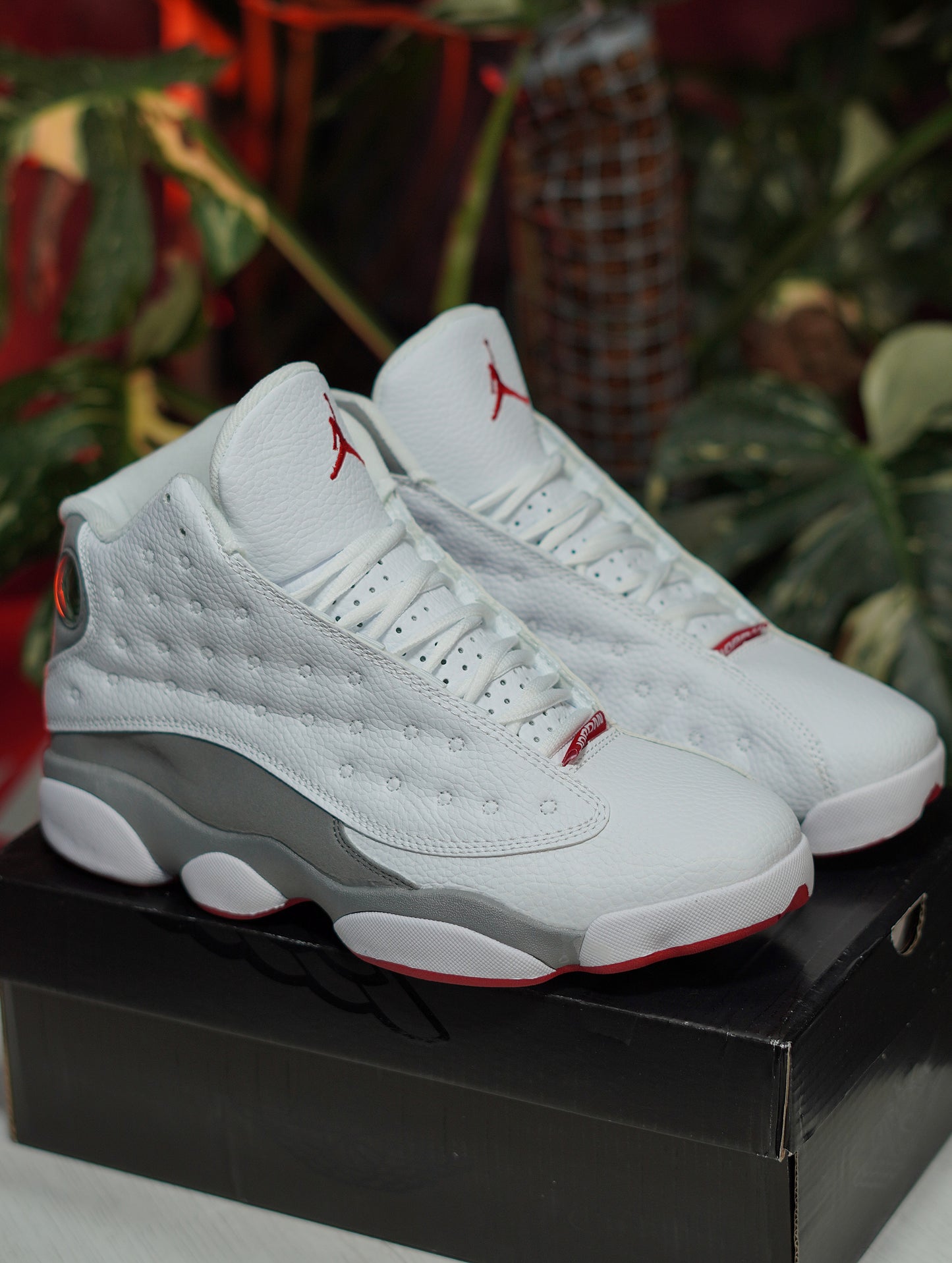 Air Jordan Retro 13 "Wolf Grey" - Blanco, Gris, Rojo