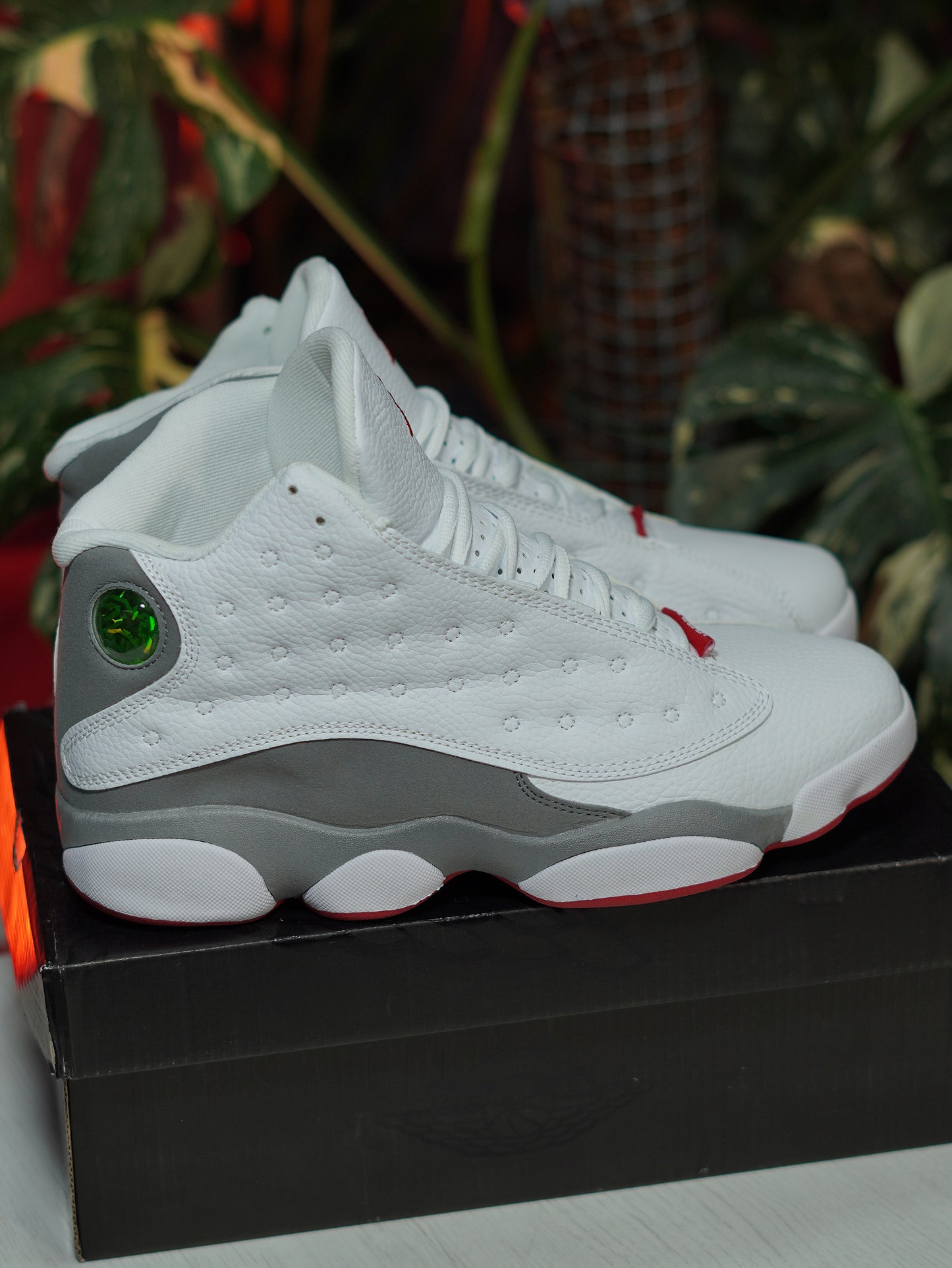 Air Jordan Retro 13 "Wolf Grey" - Blanco, Gris, Rojo