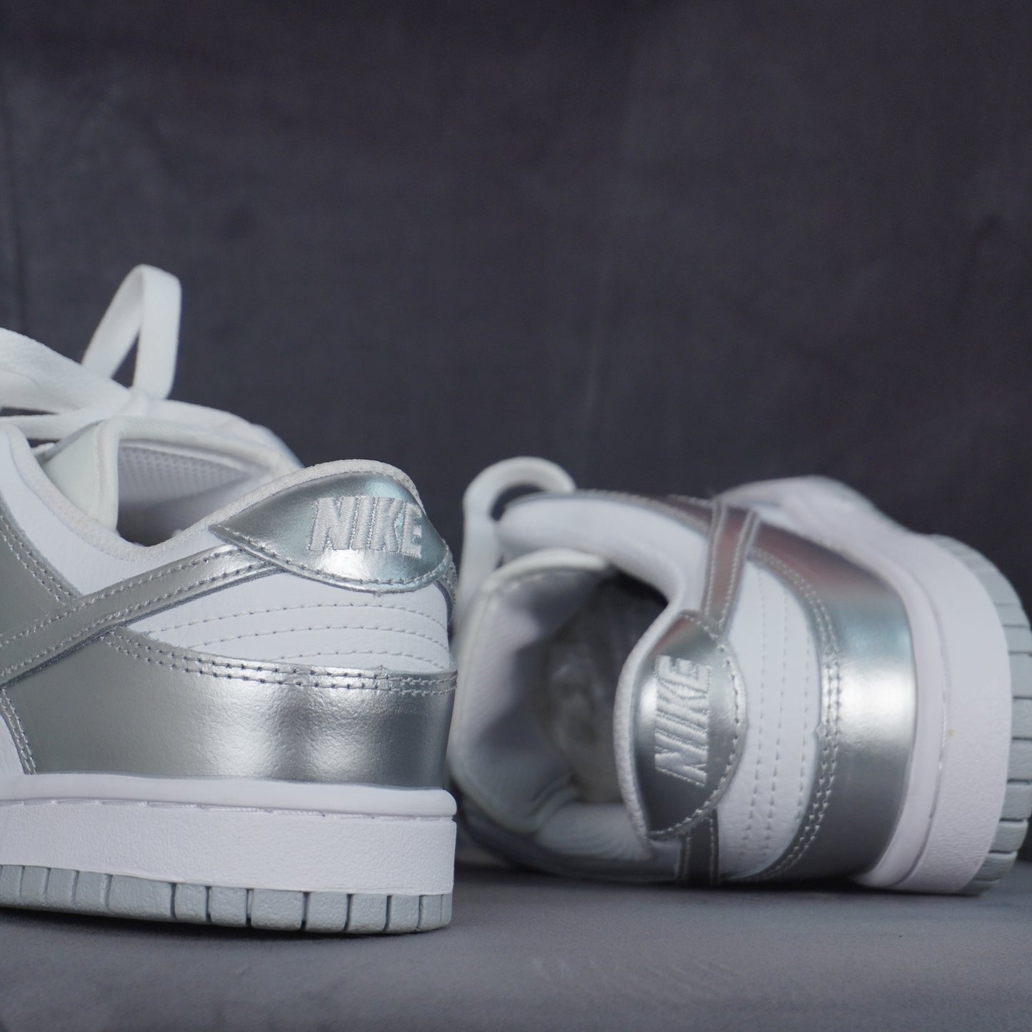 Nike  Dunk Low "Metallic Silver"