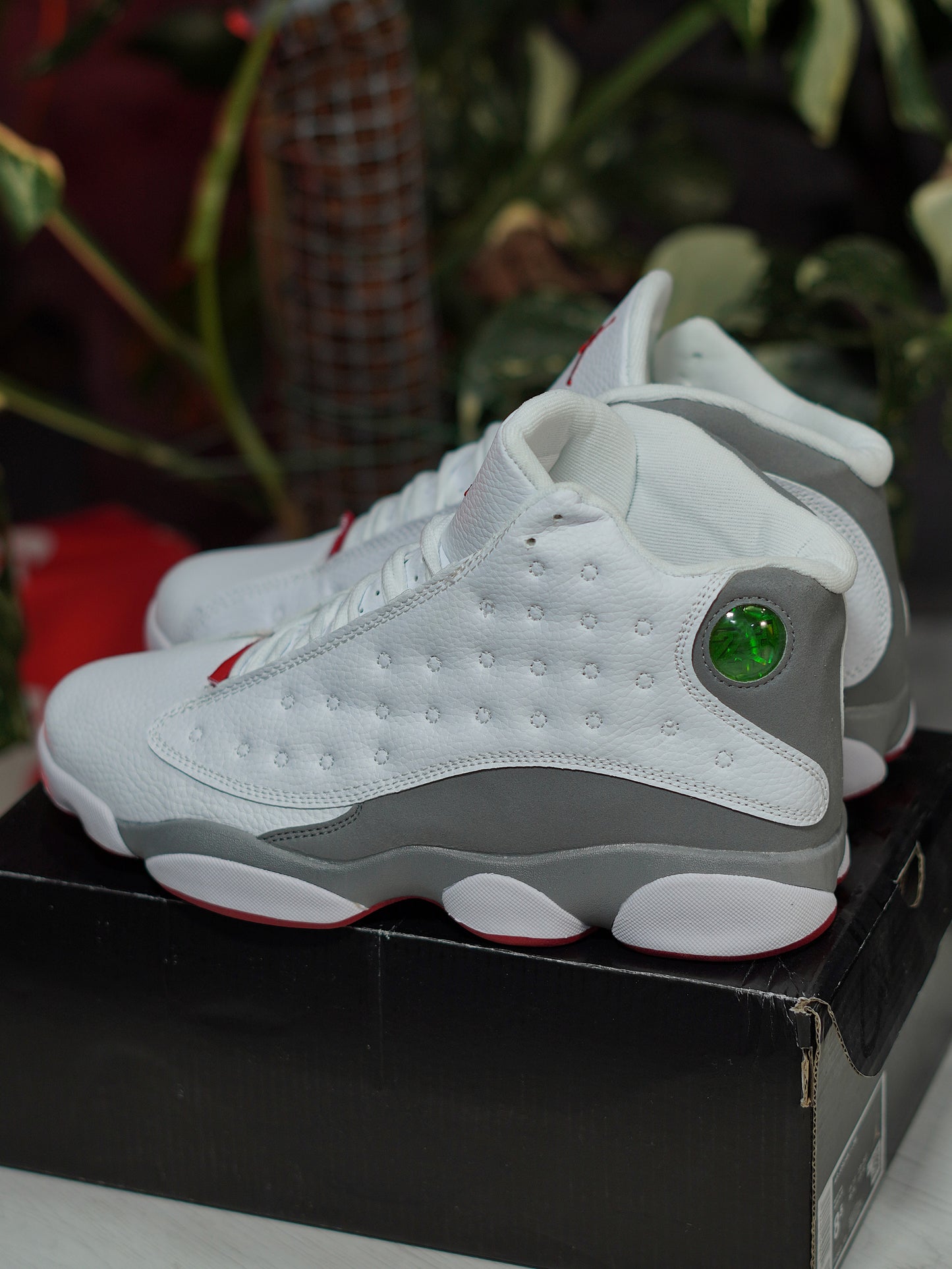 Air Jordan Retro 13 "Wolf Grey" - Blanco, Gris, Rojo
