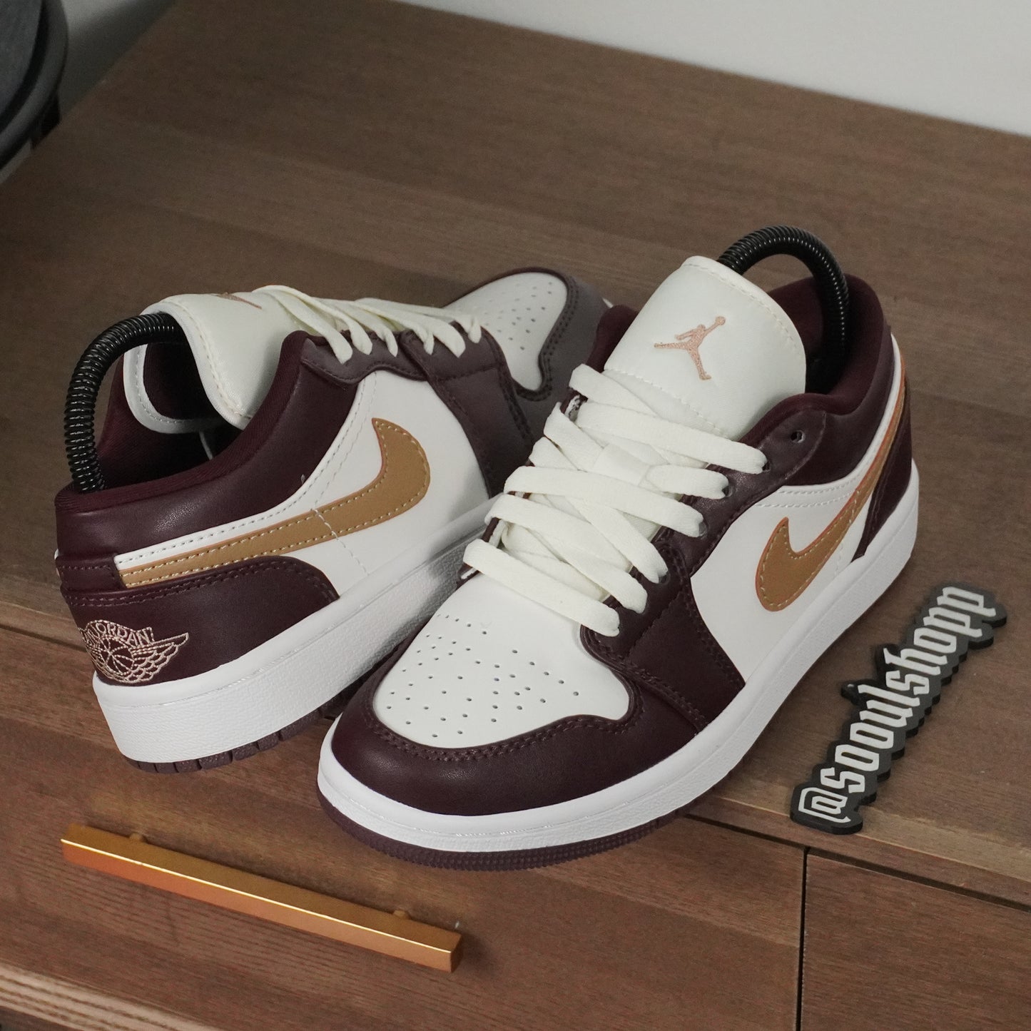 Air Jordan 1 Low “shadow Brown”