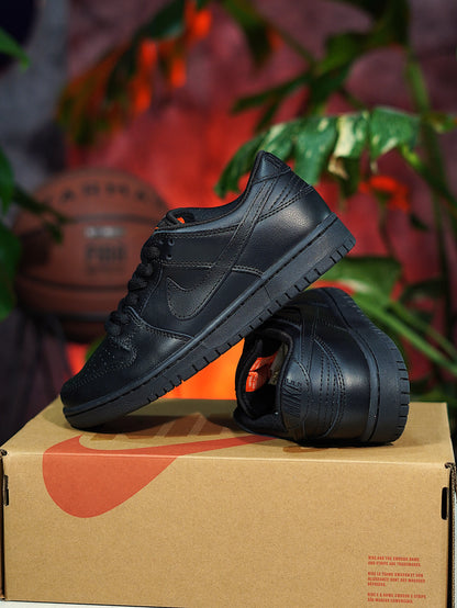Nike SB Dunk Triple Black