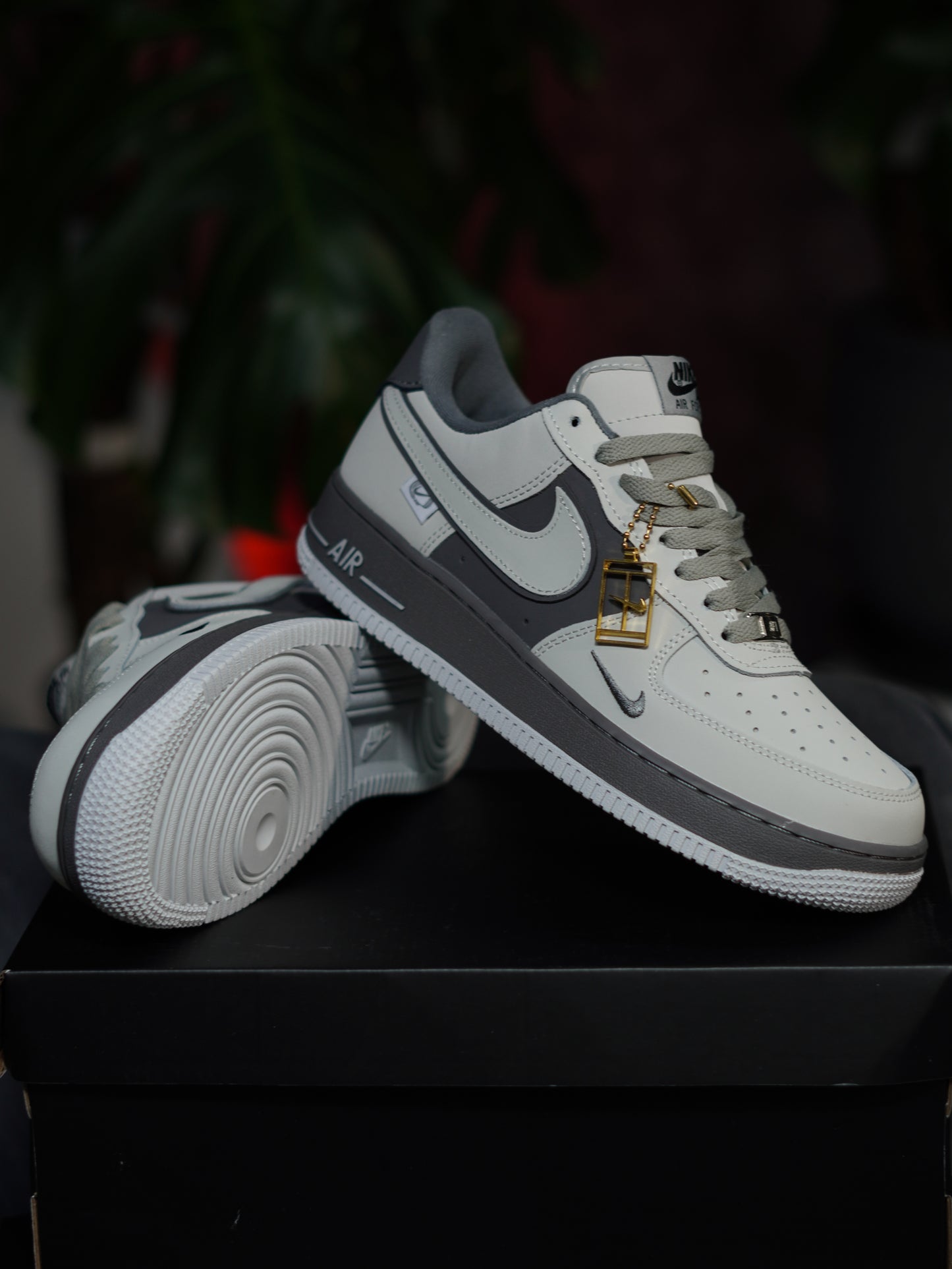 Nike Air Force 1 / Nobuck grafito