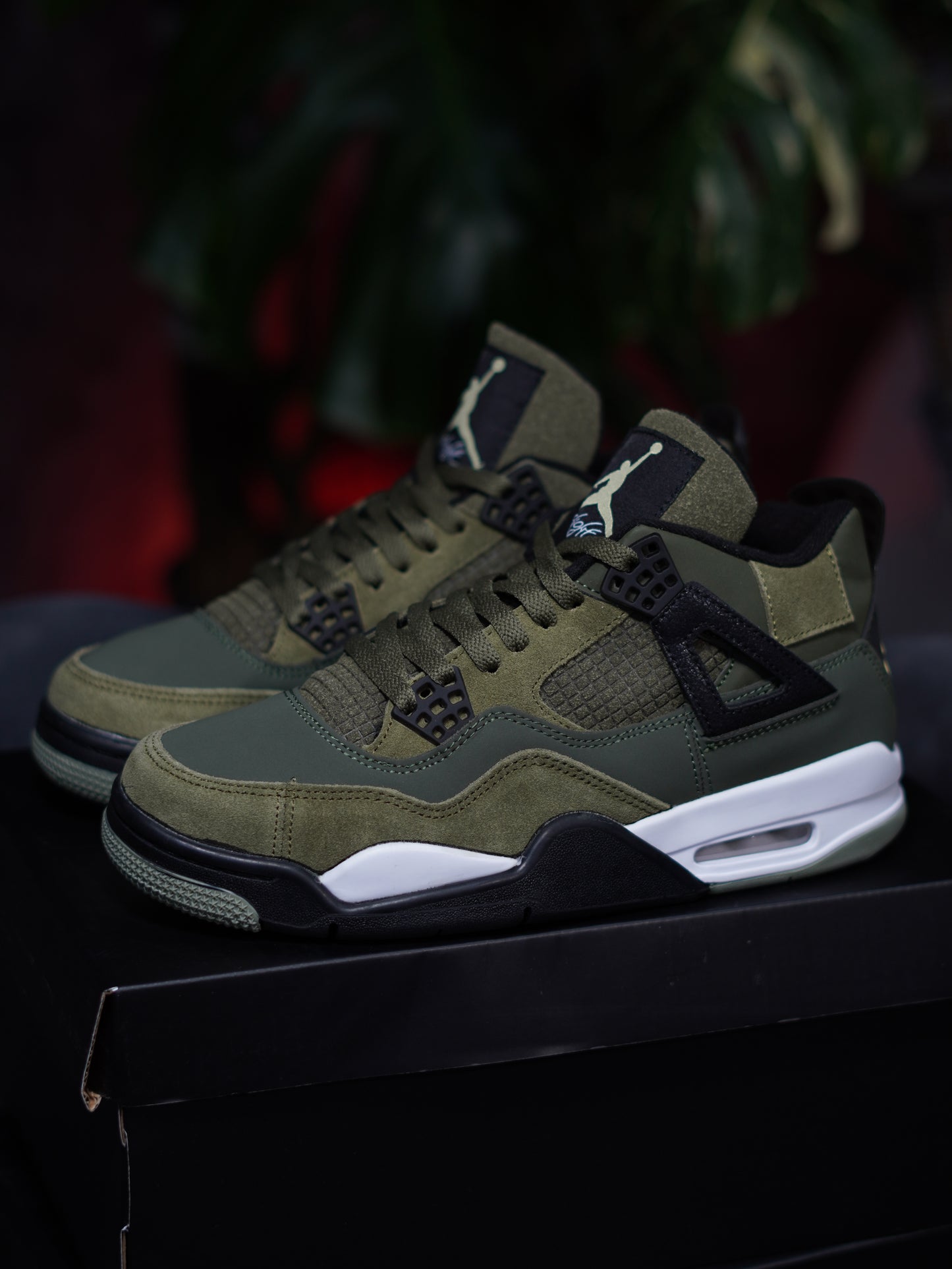 Air Jordan retro 4 x undefeated
