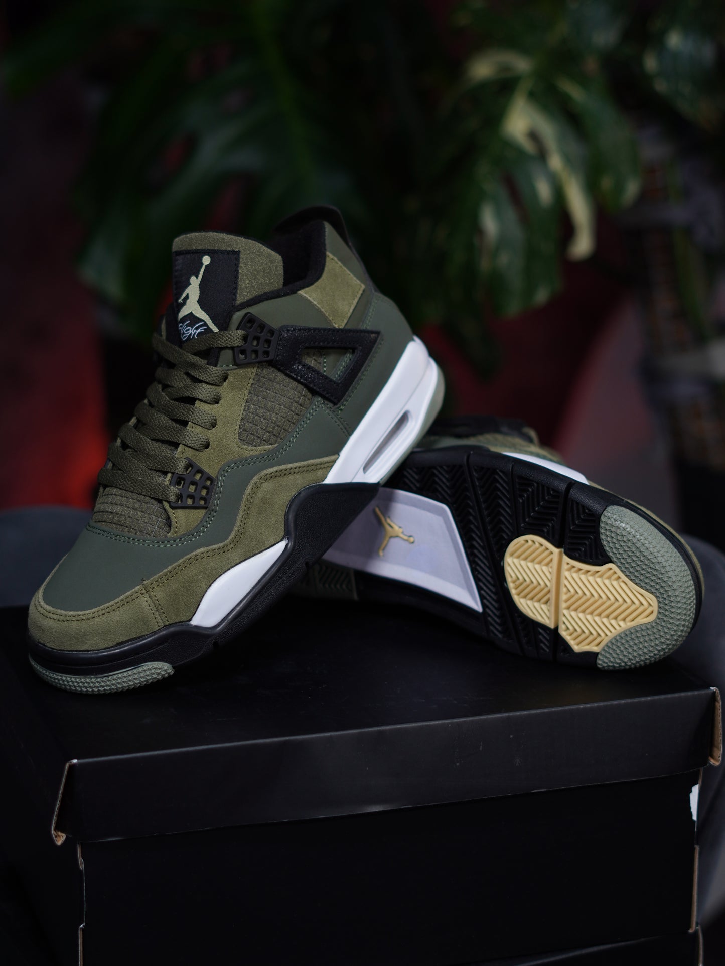 Air Jordan retro 4 x undefeated