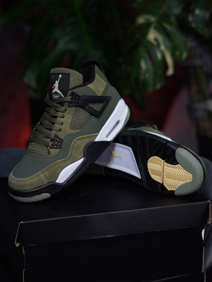 Air Jordan retro 4 x undefeated