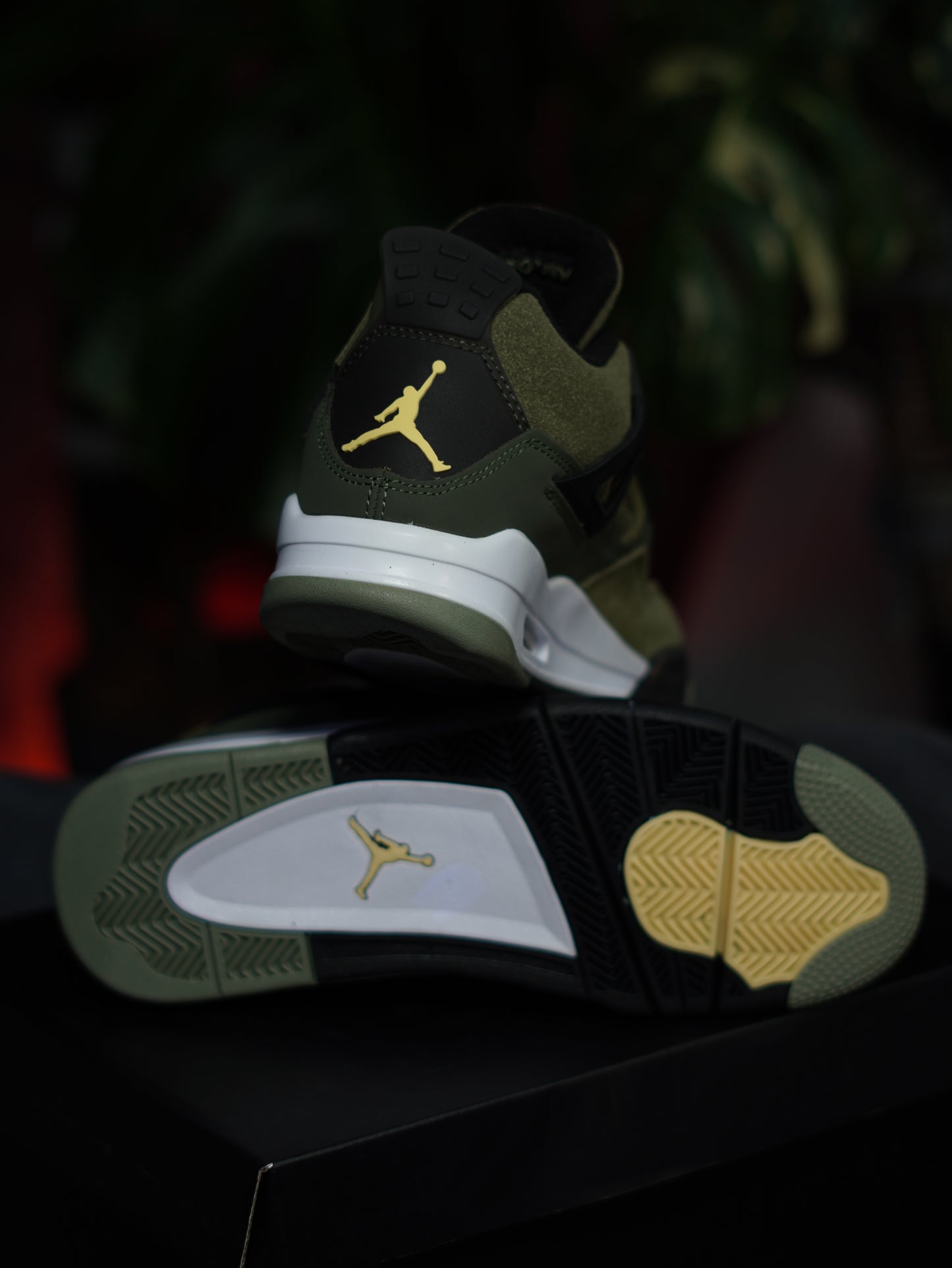 Air Jordan retro 4 x undefeated