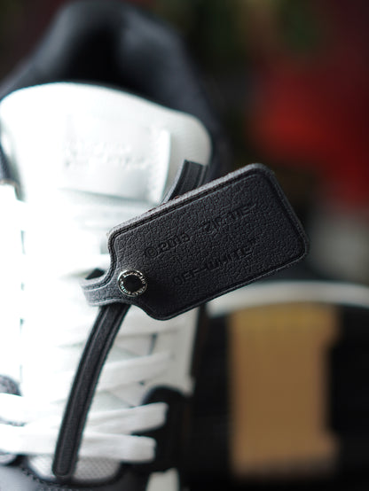 OFF WHITE