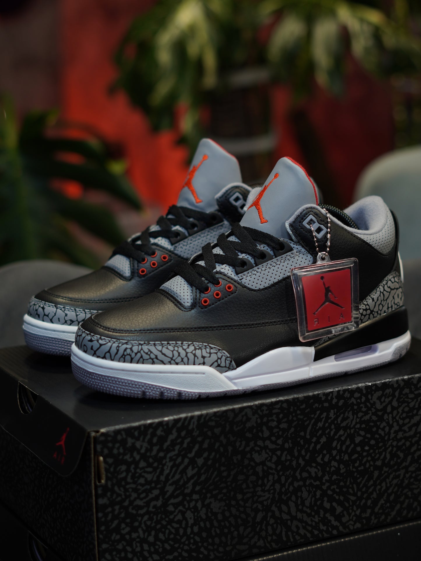 AIR JORDAN RETRO 3 "BLACK CEMENT"