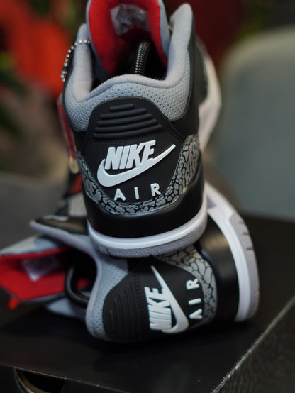 AIR JORDAN RETRO 3 "BLACK CEMENT"