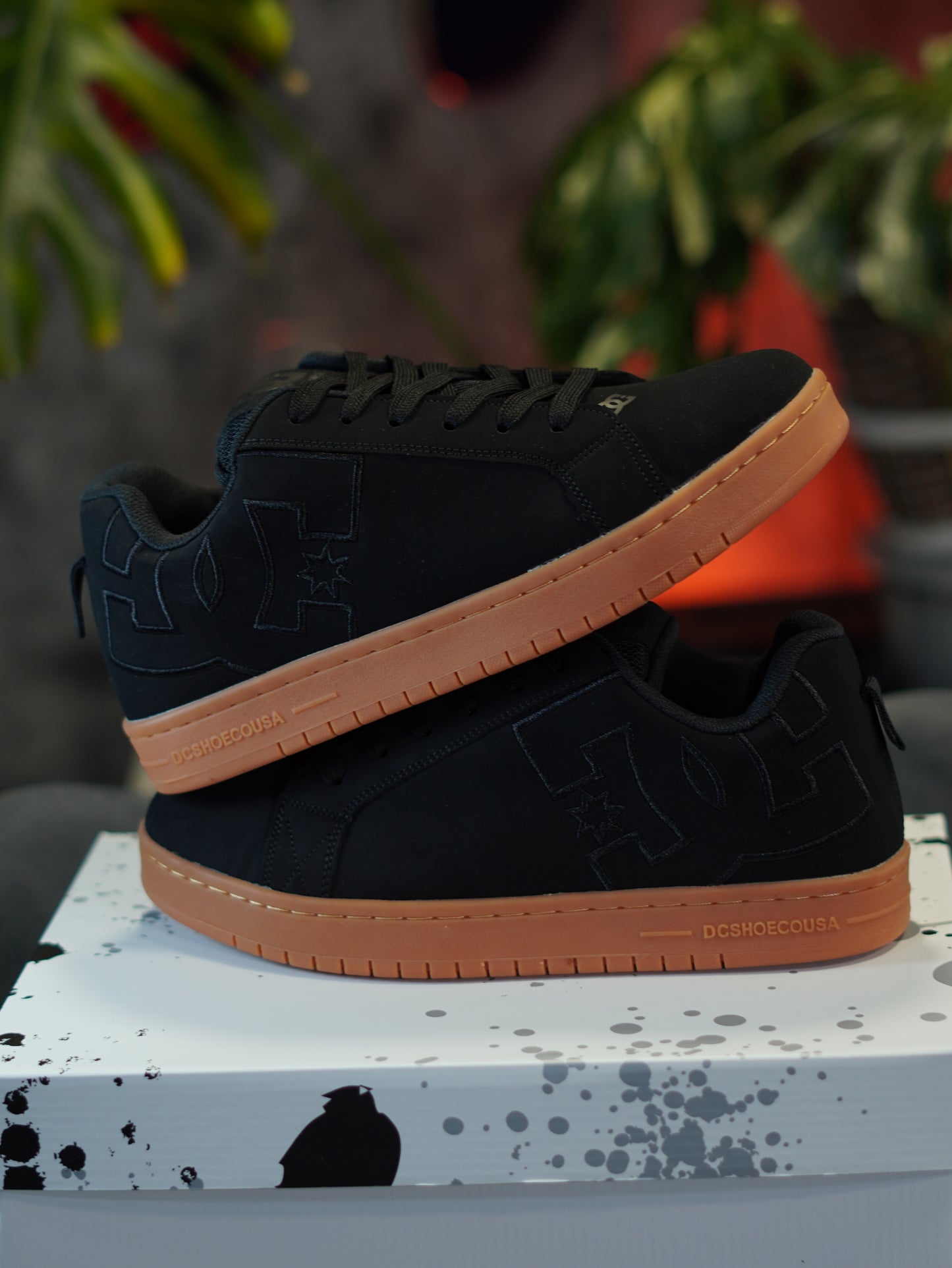 Dc Court Graffik Black Dark