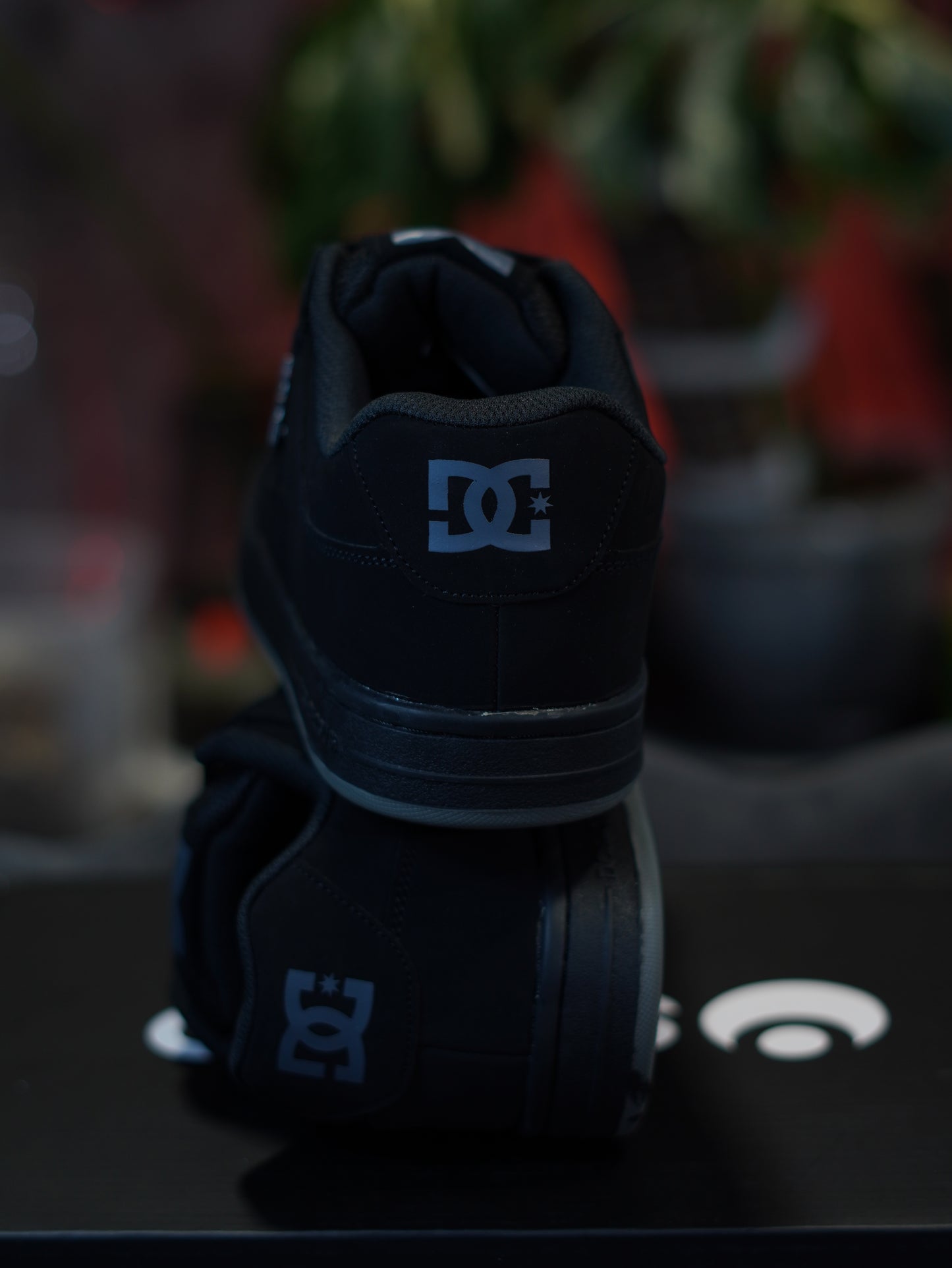 Dc Court Graffik Black Dark