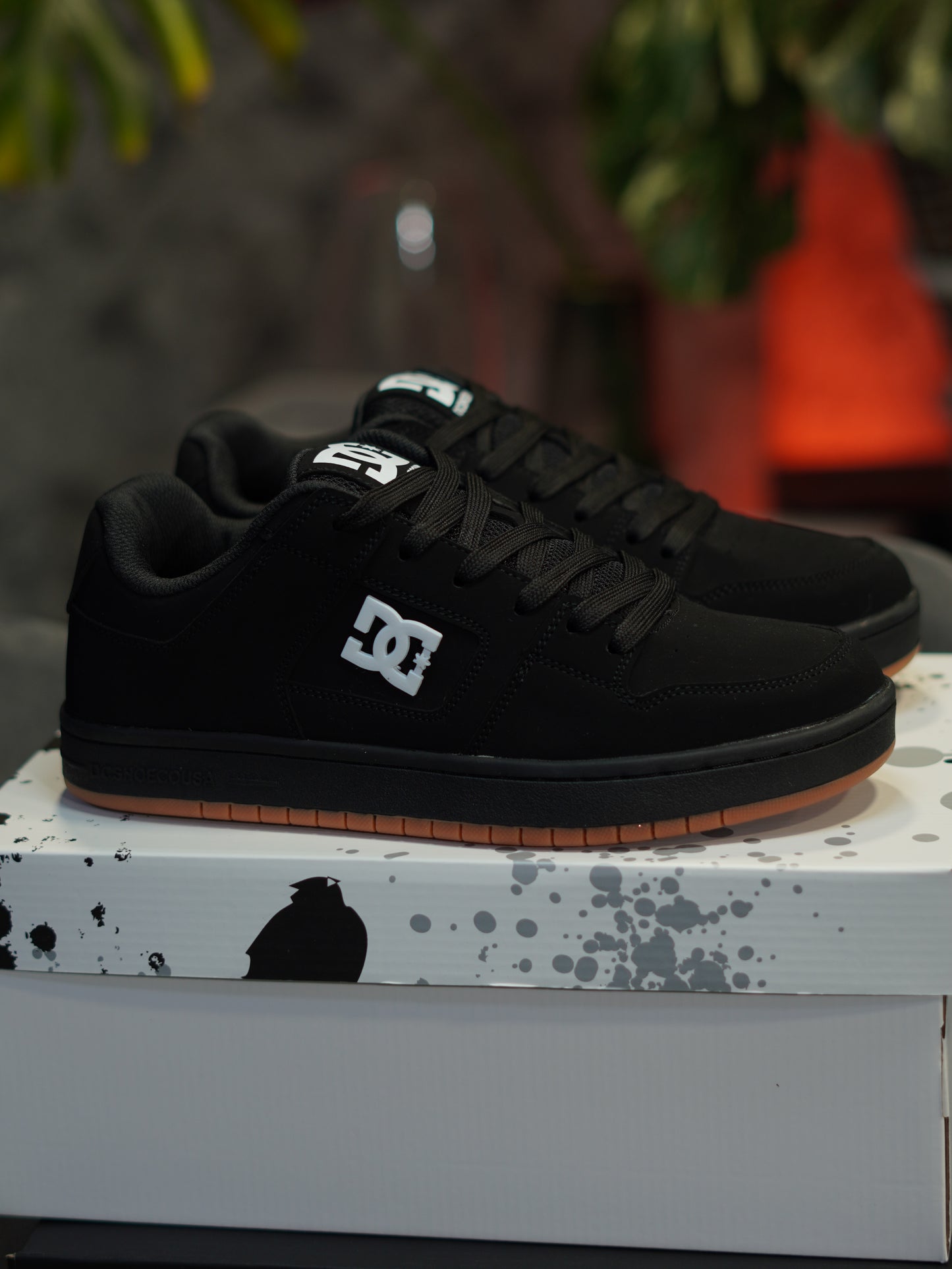Dc Court Graffik Black Dark