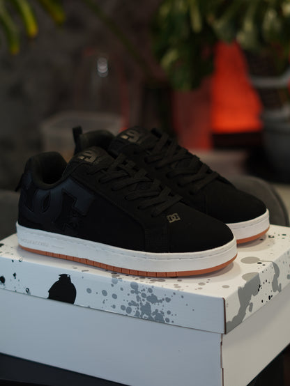 Dc Court Graffik Black Dark
