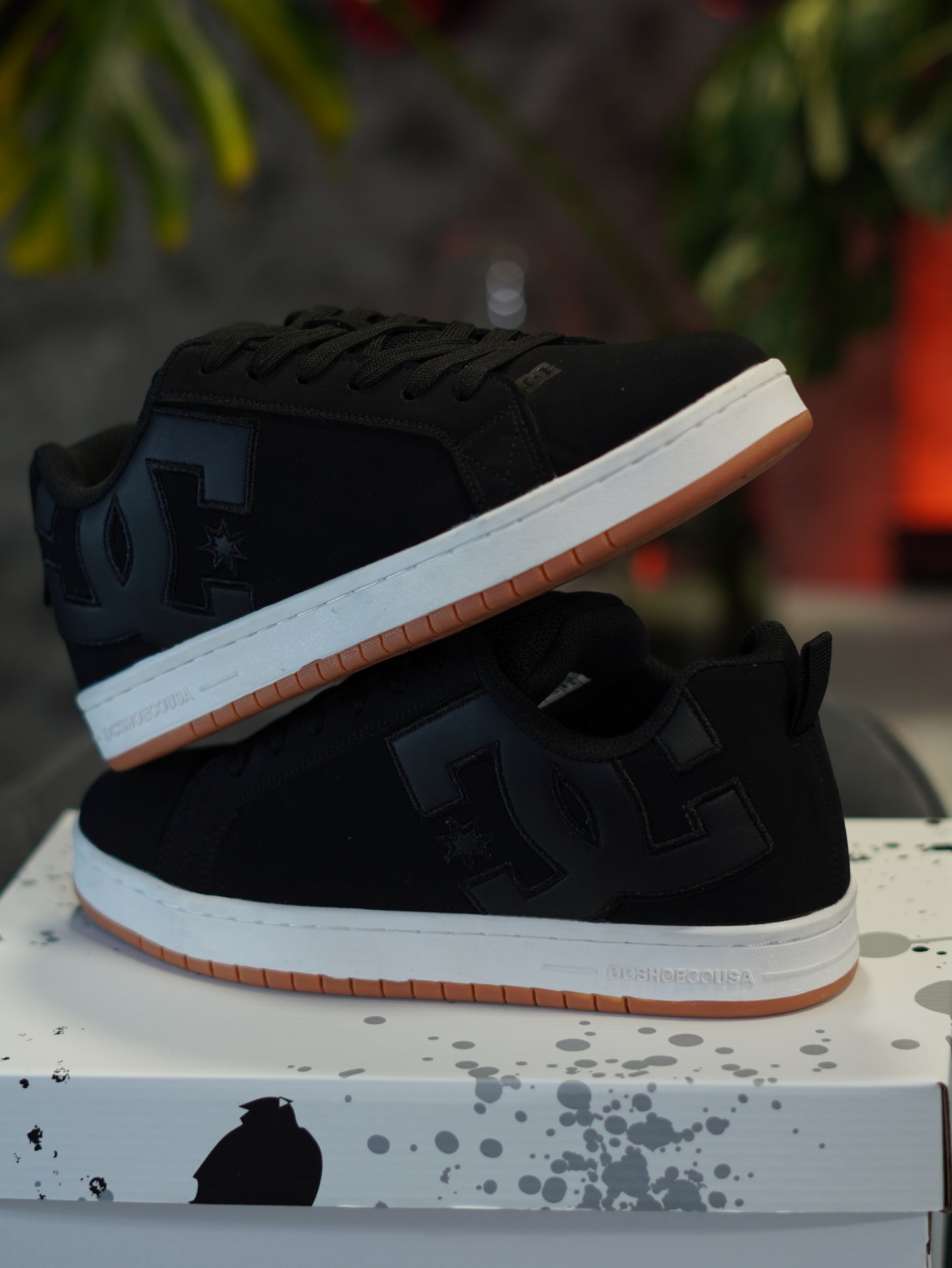 Dc Court Graffik Black Dark