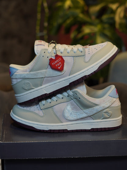 Nike Dunk Low "Valentine's Day"