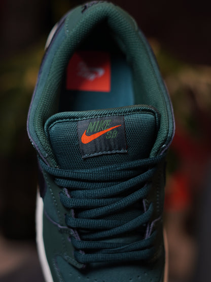 Nike SB Dunk Low Pro