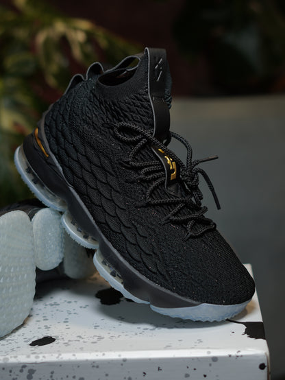 Nike LeBron 15 Negro Dorado