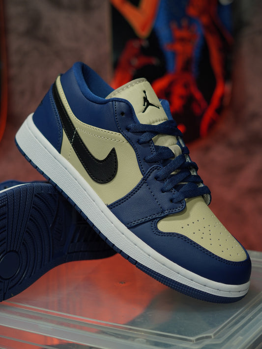 Nike Air Jordan 1 Low azul marino y beige