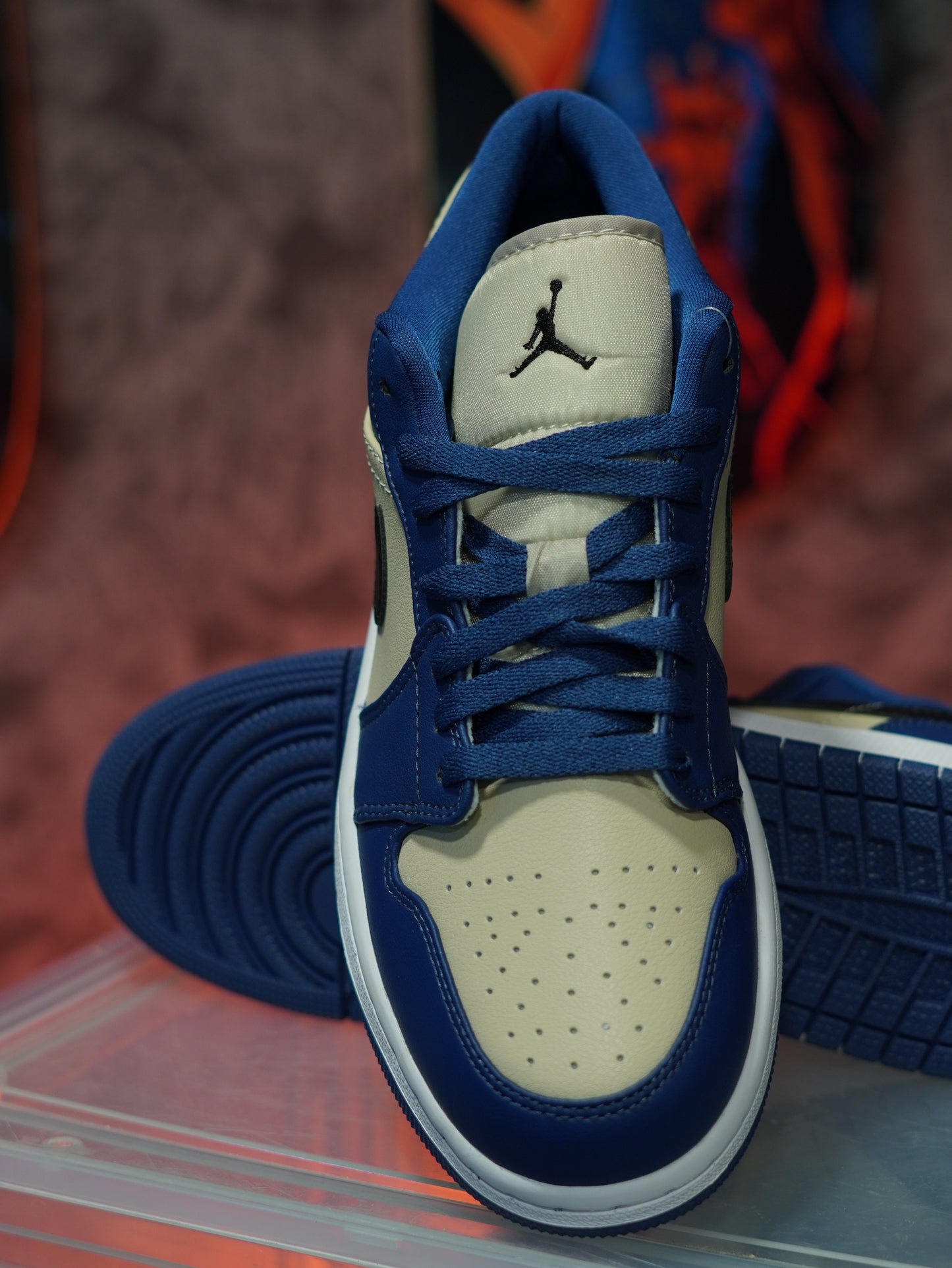 Nike Air Jordan 1 Low azul marino y beige