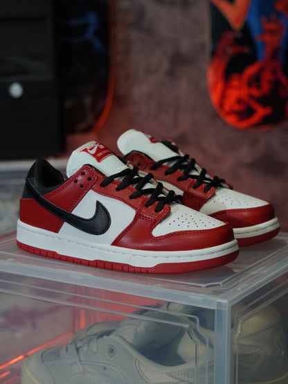NIKE SB DUNK LOW PRO