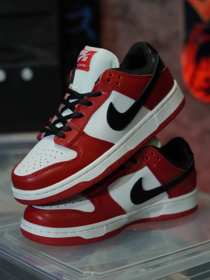 NIKE SB DUNK LOW PRO