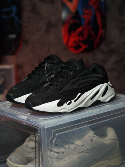 Adidas Yeezy Boost 700 V2 Vanta