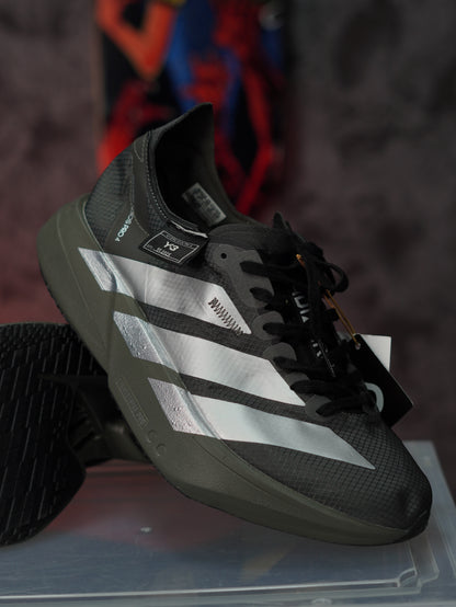 Adidas Y-3 Adios Pro 4 en color "Cinder Black"