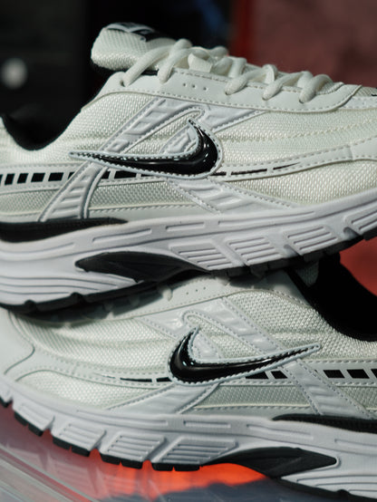 Nike Initiator BLANCO NEGRO