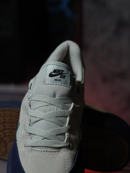 Nike SB Malor TE en color Light Khaki/Black-Light Orewood Brown