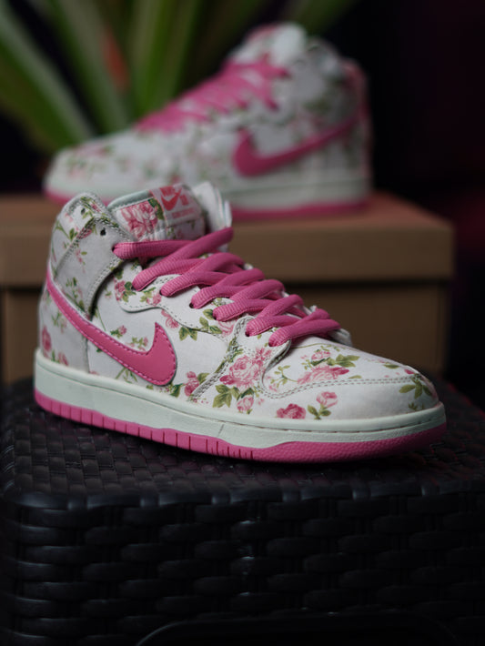 Nike Dunk SB Hawaii Flower Pink