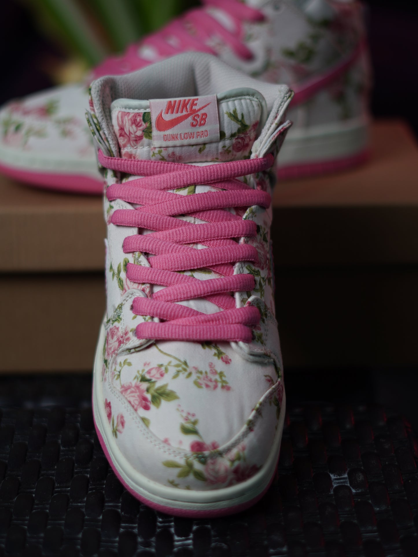 Nike Dunk SB Hawaii Flower Pink