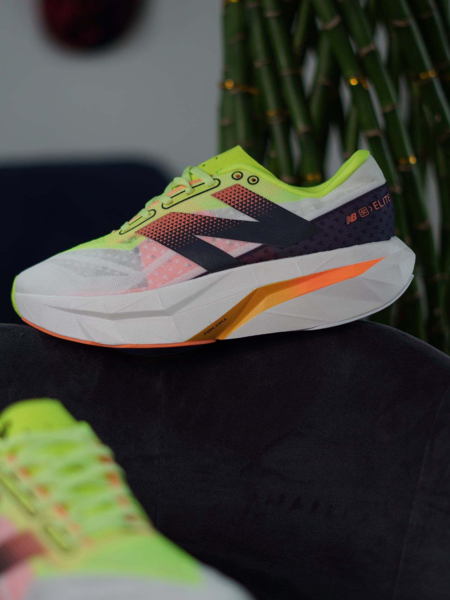 New Balance Fuelcell Rebel V4 / Orange/ Black / White