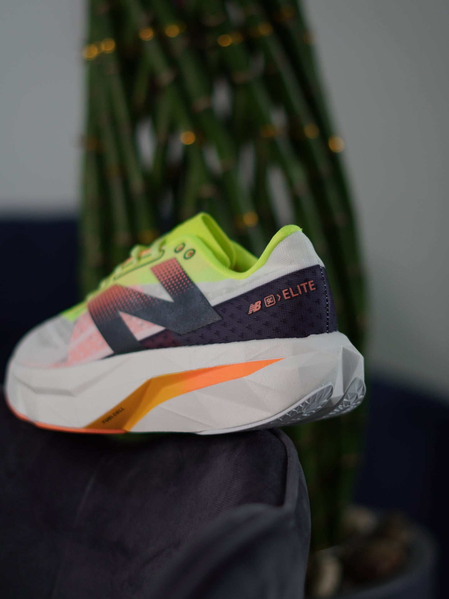 New Balance Fuelcell Rebel V4 / Orange/ Black / White