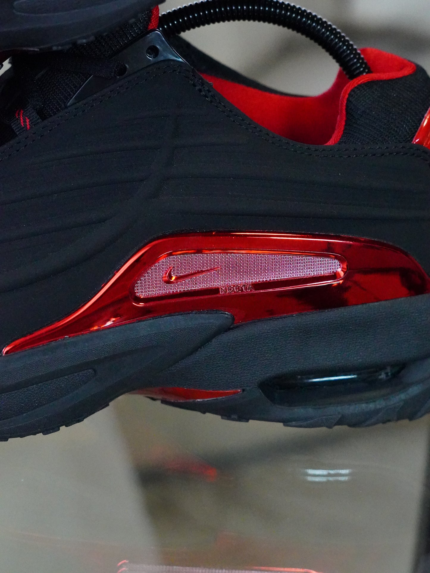 NIKE NOCTA STEP 2 NEGRO - ROJO METALIC