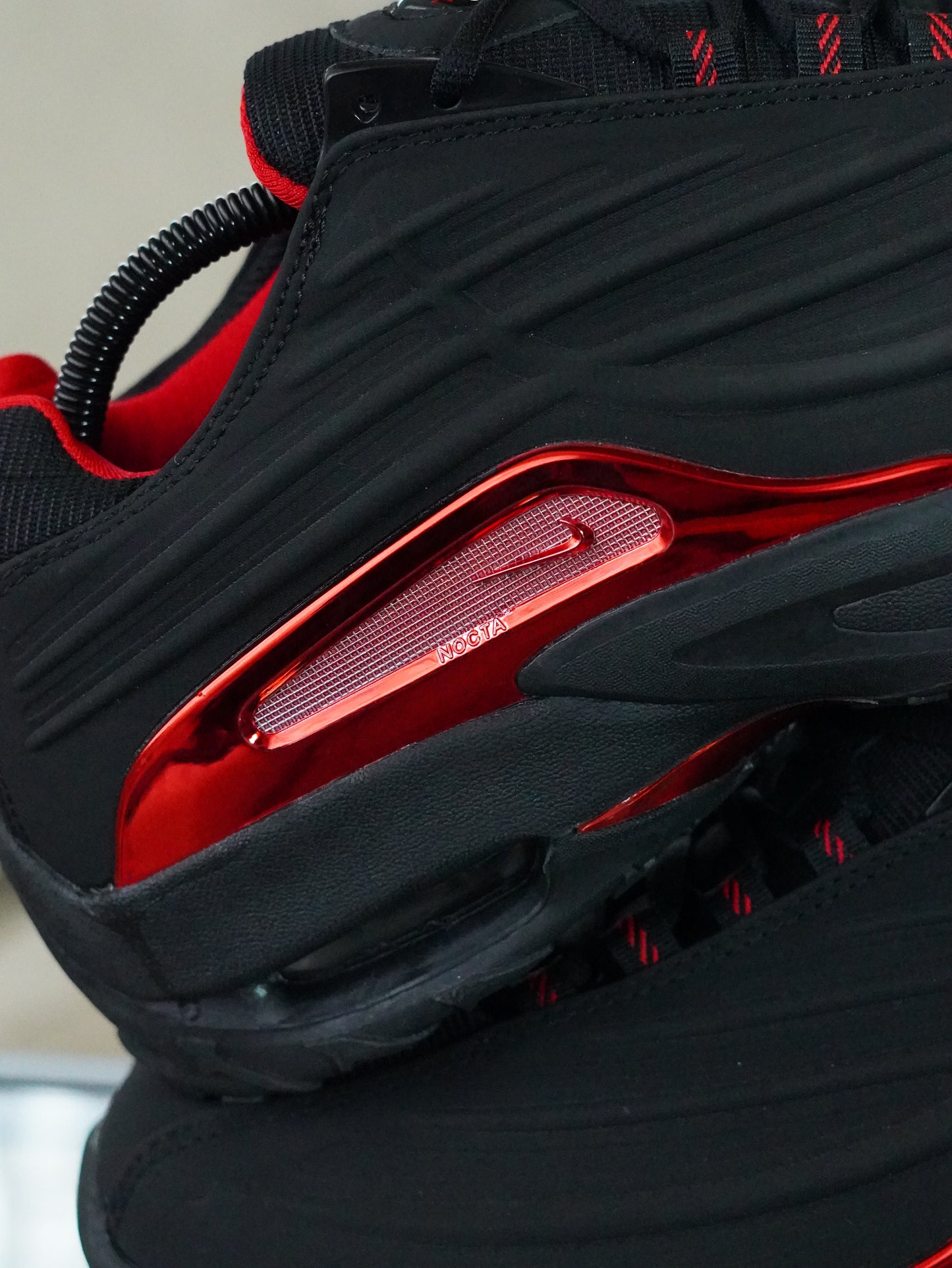 NIKE NOCTA STEP 2 NEGRO - ROJO METALIC