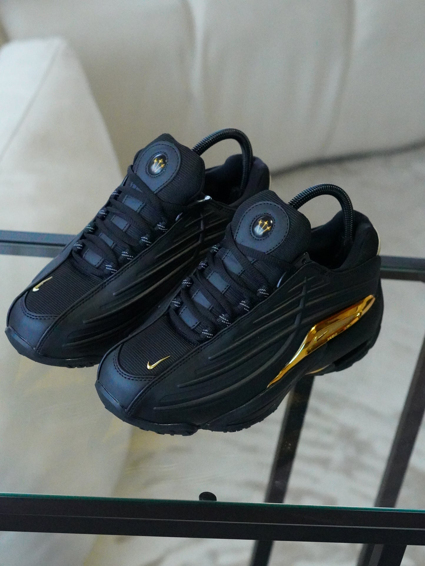 NIKE NOCTA STEP 2 NEGRO DORADO