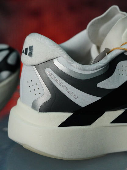 adidas Adizero Evo SL Exo en color blanco y negro