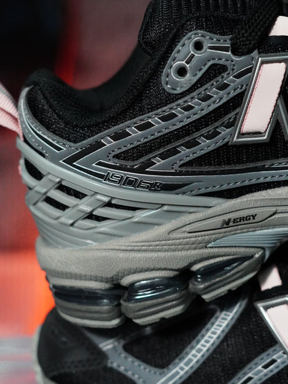 New Balance 1906R "Black/Pink Moon"