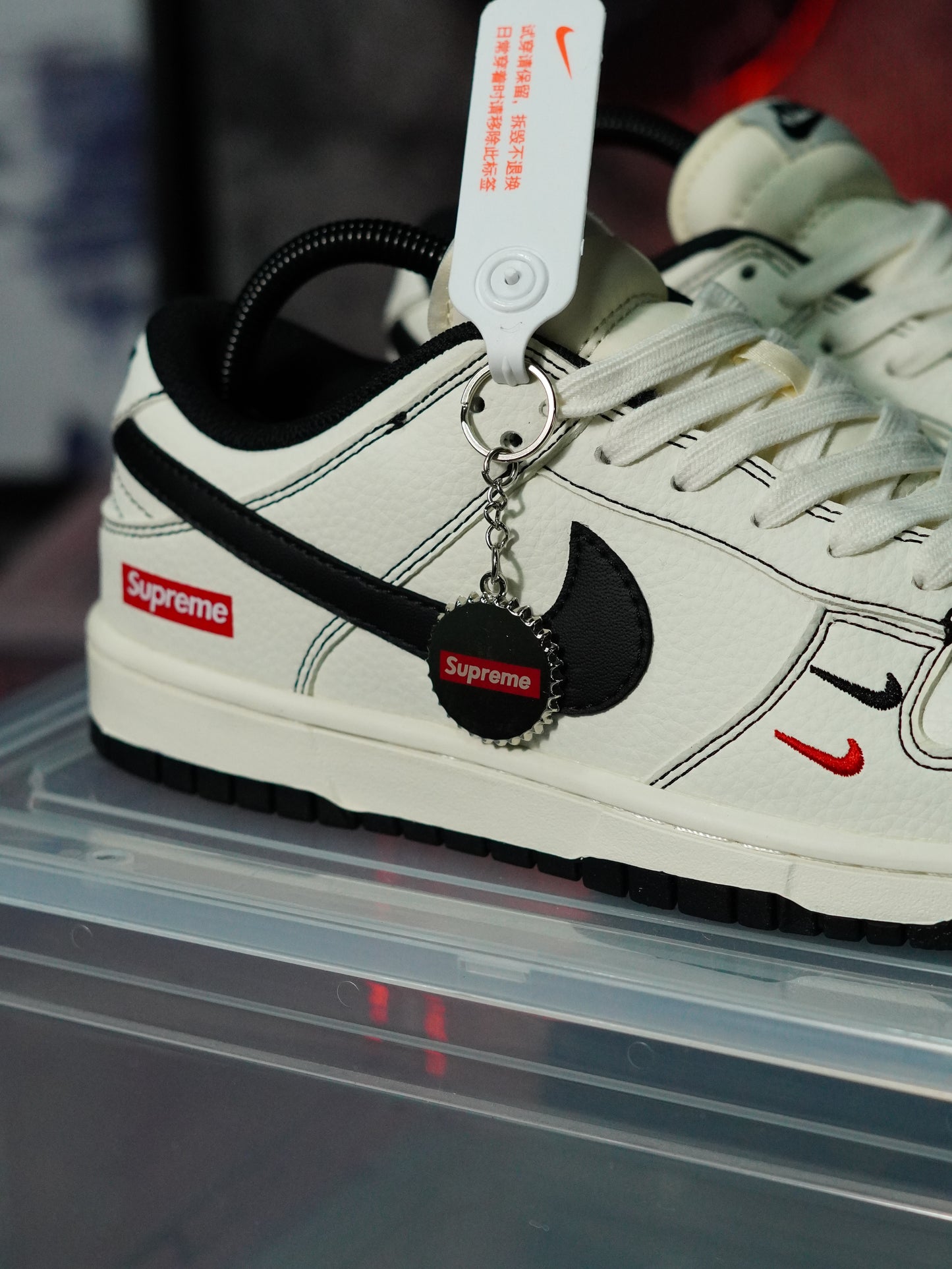 Nike SB Dunk Low Supreme