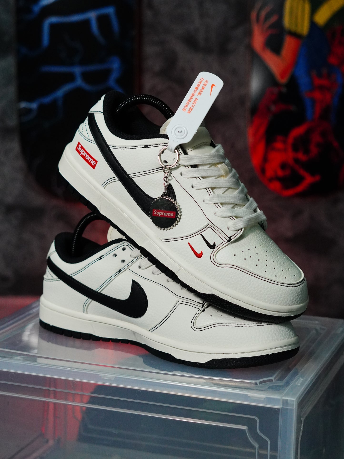 Nike SB Dunk Low Supreme