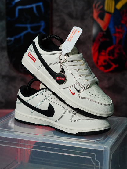 Nike SB Dunk Low Supreme