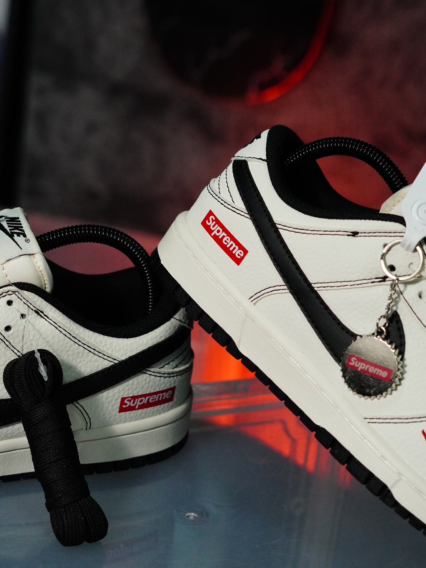 Nike SB Dunk Low Supreme