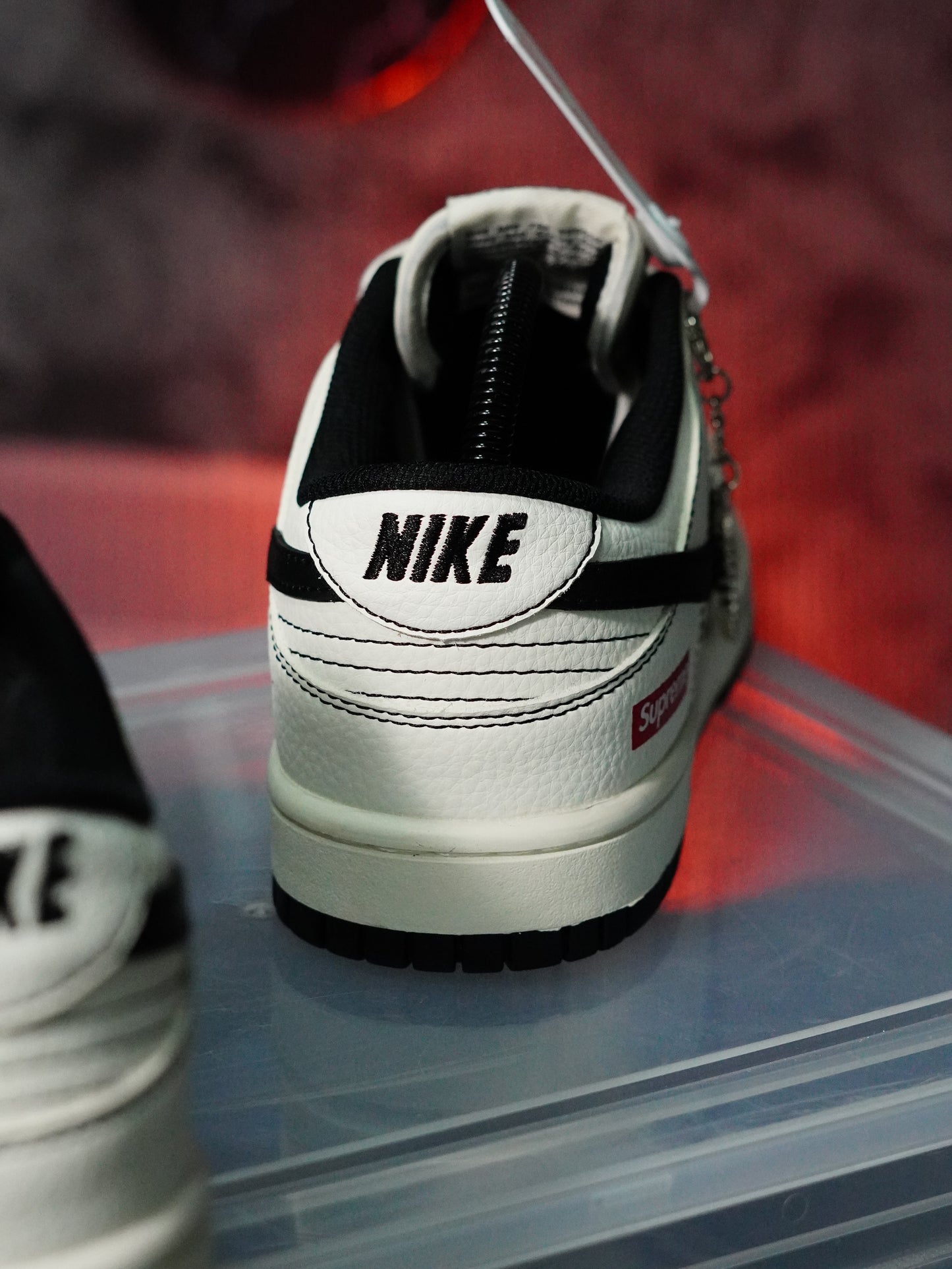 Nike SB Dunk Low Supreme