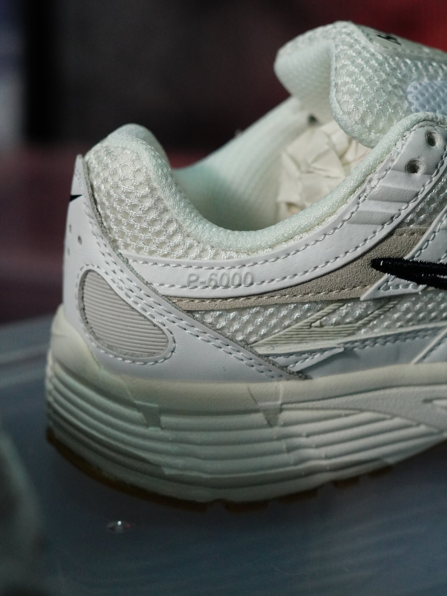 Nike P-6000 Summit White y Light Bone