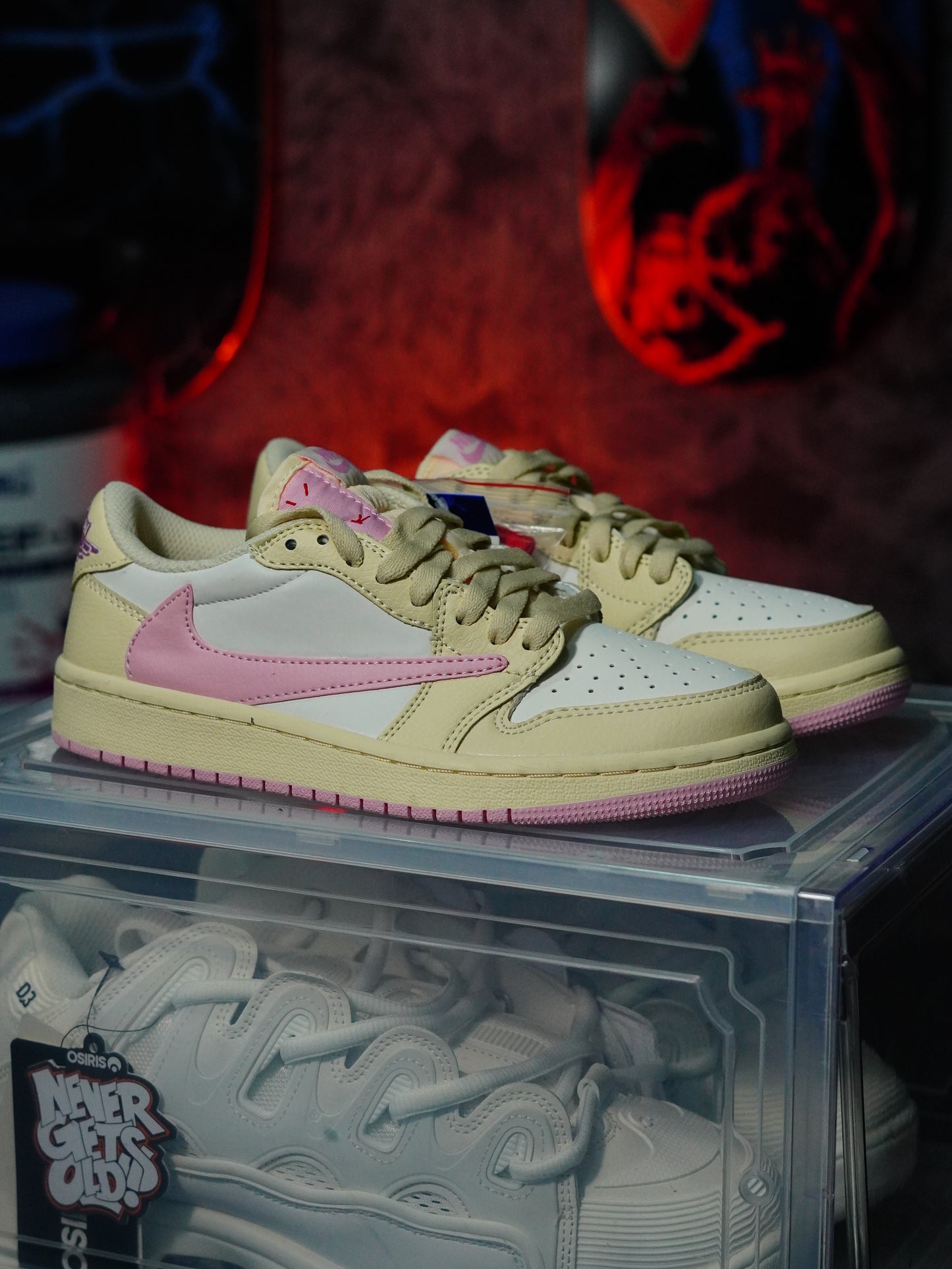 Air Jordan 1 Retro Low OG SP x Travis Scott "Shy Pink"