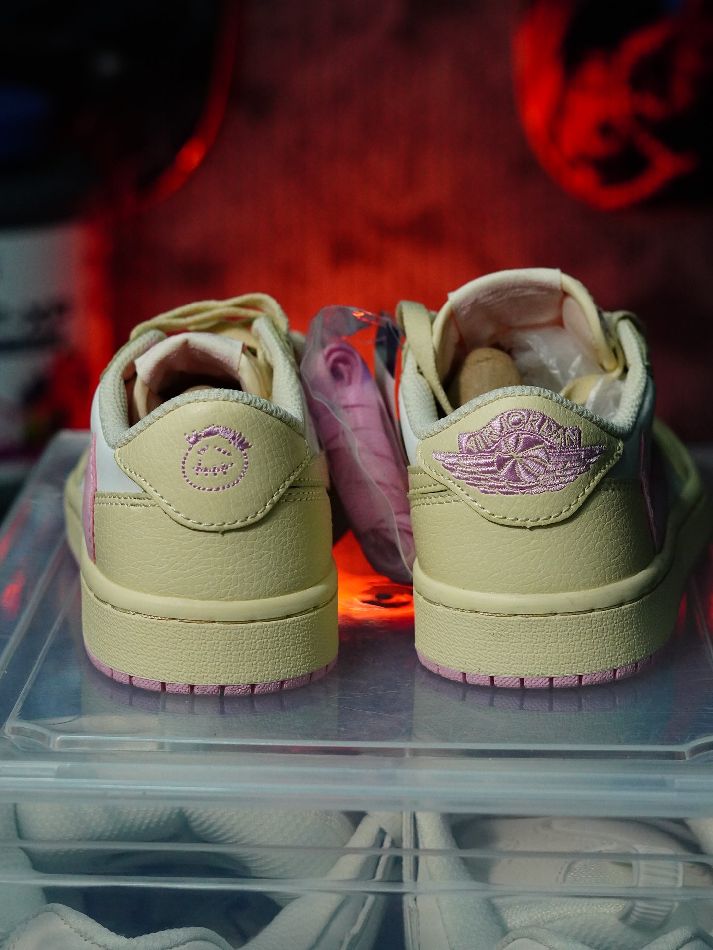Air Jordan 1 Retro Low OG SP x Travis Scott "Shy Pink"