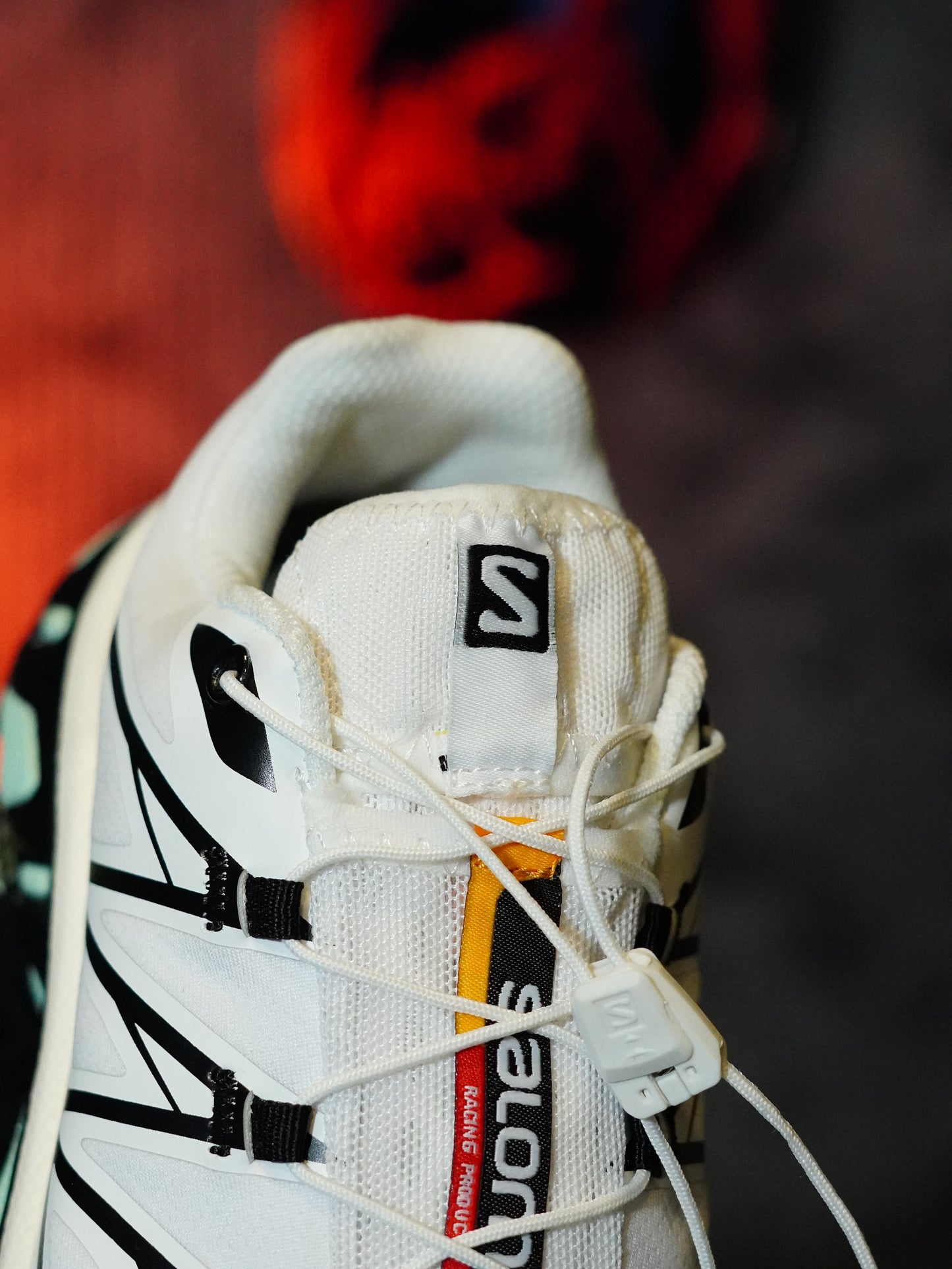 Salomon XT-6 en color blanco y negro